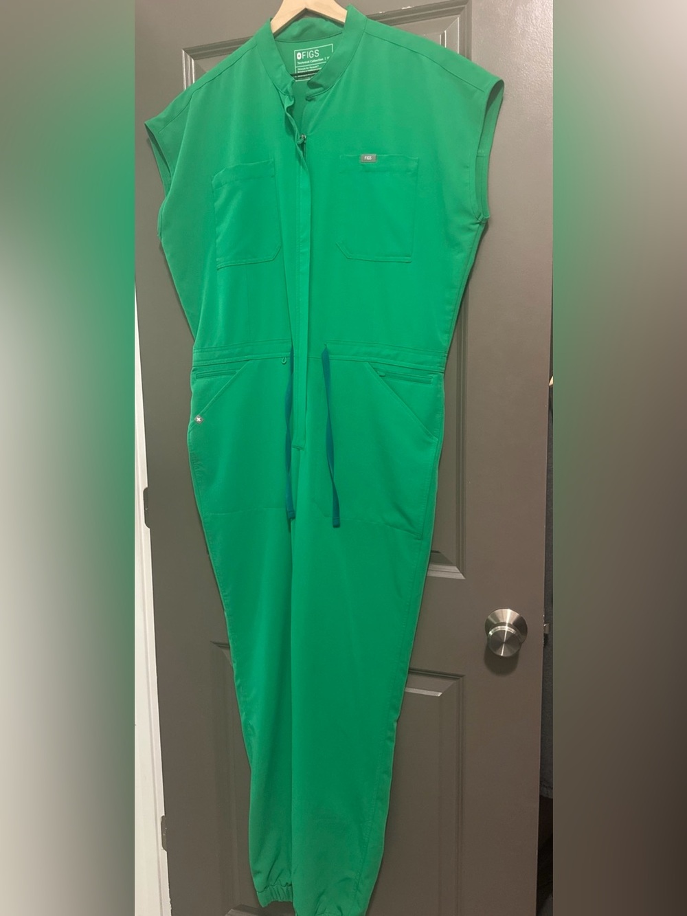 FIGS Size XL Technical Collection Rafaela Cargo 9 Pocket Scrub Jumpsuit 1000383